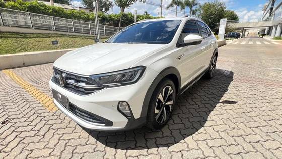 VOLKSWAGEN NIVUS 1.0 200 TSI TOTAL FLEX HIGHLINE AUTOMÁTICO